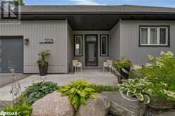 225 LAKESHORE Road W Oro-Medonte