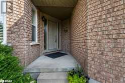 6 WHITE ELM Road Barrie