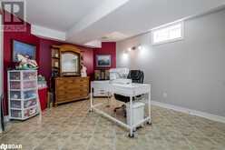 6 WHITE ELM Road Barrie