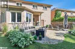 28 CAMELOT Square Barrie