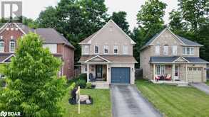 52 VERSAILLES Crescent Barrie