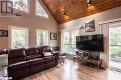 8098 LAIDLAW Avenue Washago