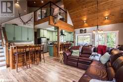 8098 LAIDLAW Avenue Washago