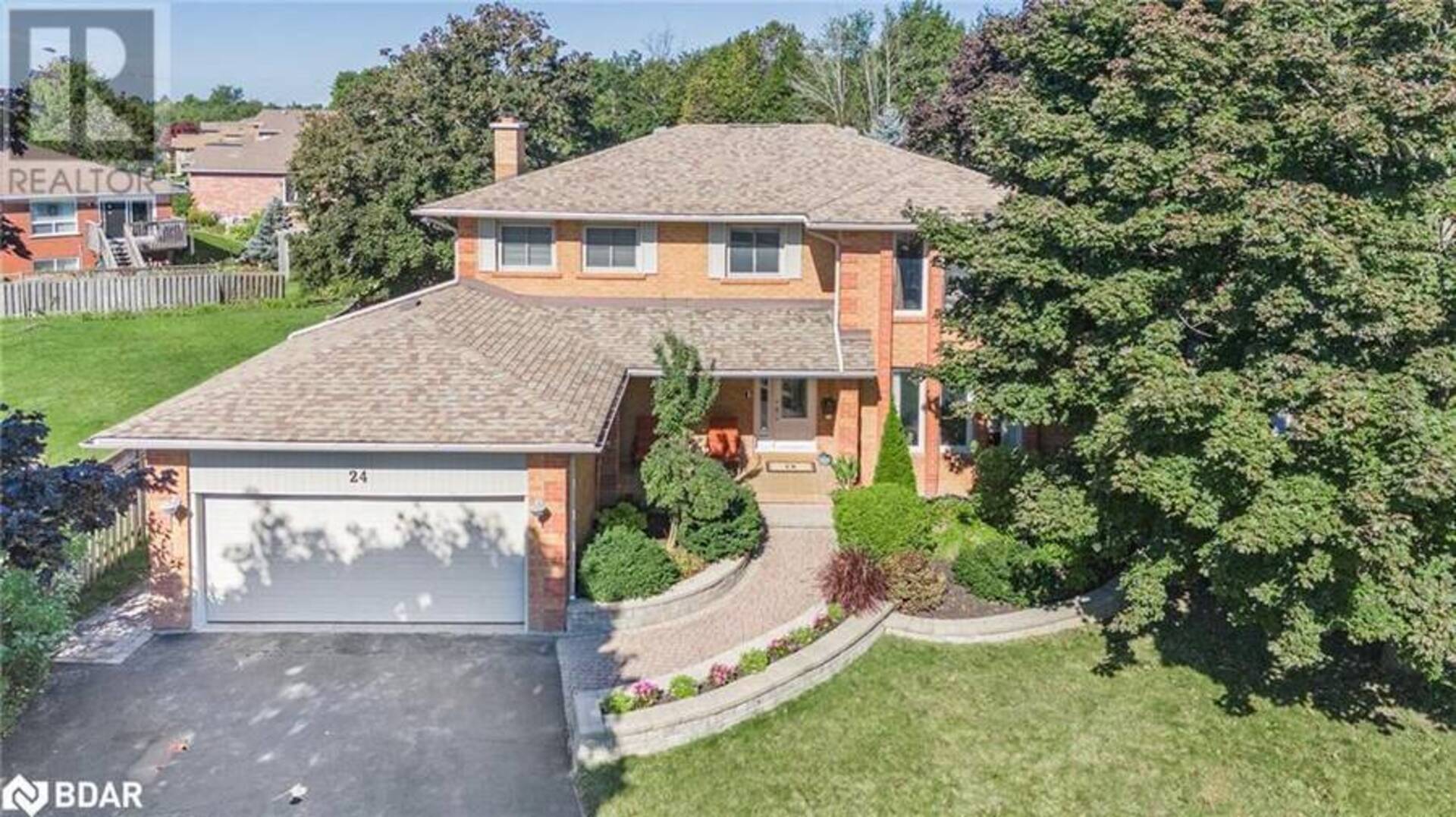 24 DYER Boulevard Barrie