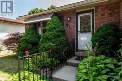 92 HICKLING Trail E Barrie