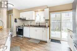 33 ROSLYN Road Barrie