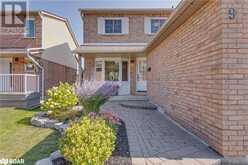 9 LINDSAY Court Barrie