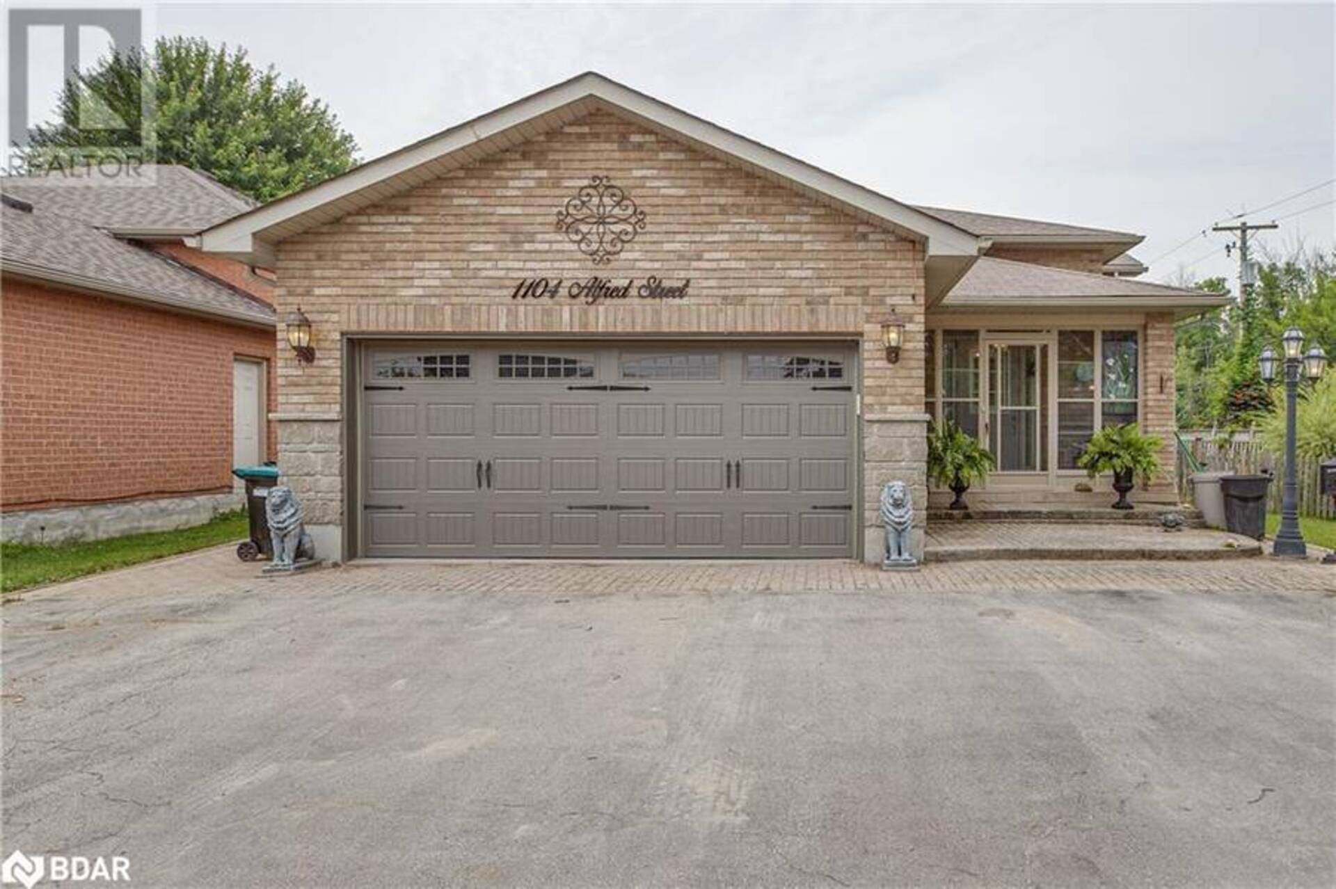 1104 ALFRED Street Innisfil