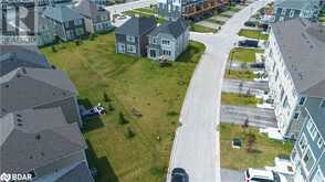 4 COURTLAND WAY Wasaga Beach