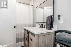 3742 HORSESHOE Road Unit# Lower Springwater