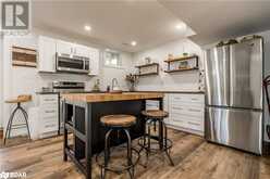 3742 HORSESHOE Road Unit# Lower Springwater