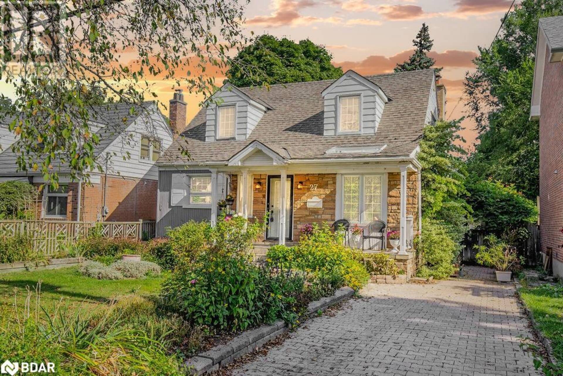 27 RIVERVIEW Heights Etobicoke