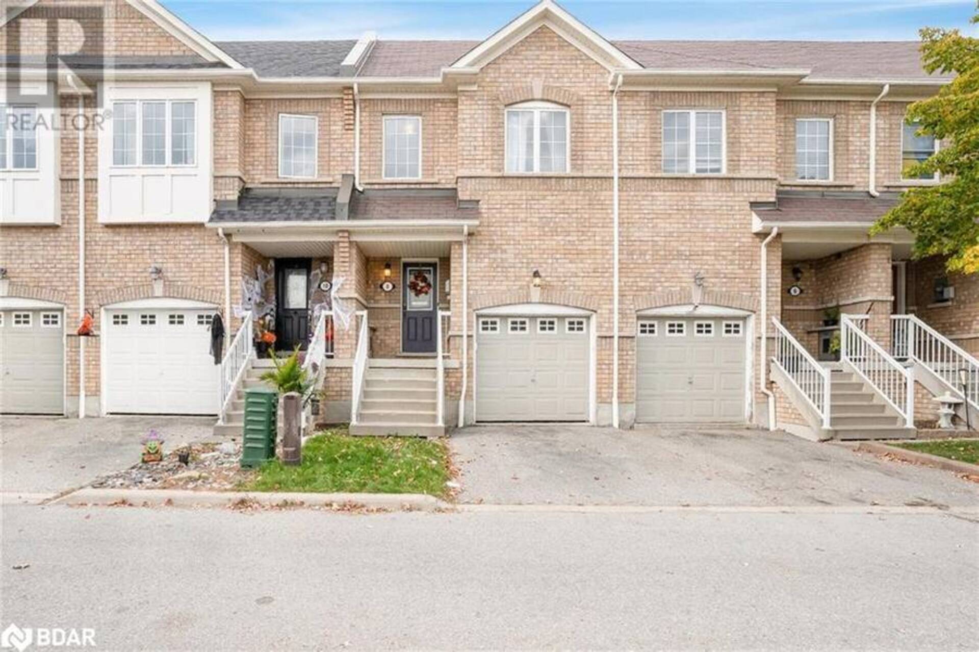 8 ARBUCKLE Way Whitby