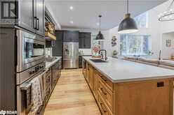 1025 DAVIS Drive Gravenhurst