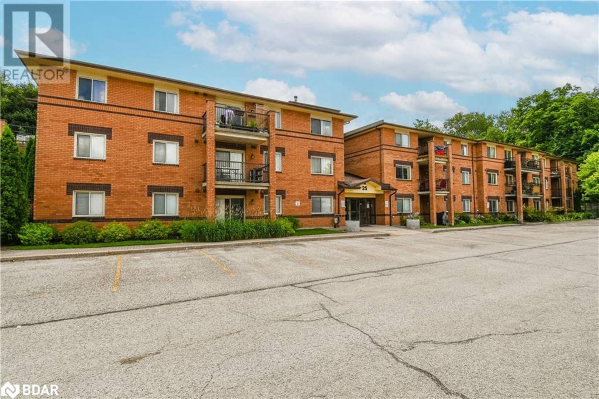 25 MEADOW Lane Unit# 104 Barrie