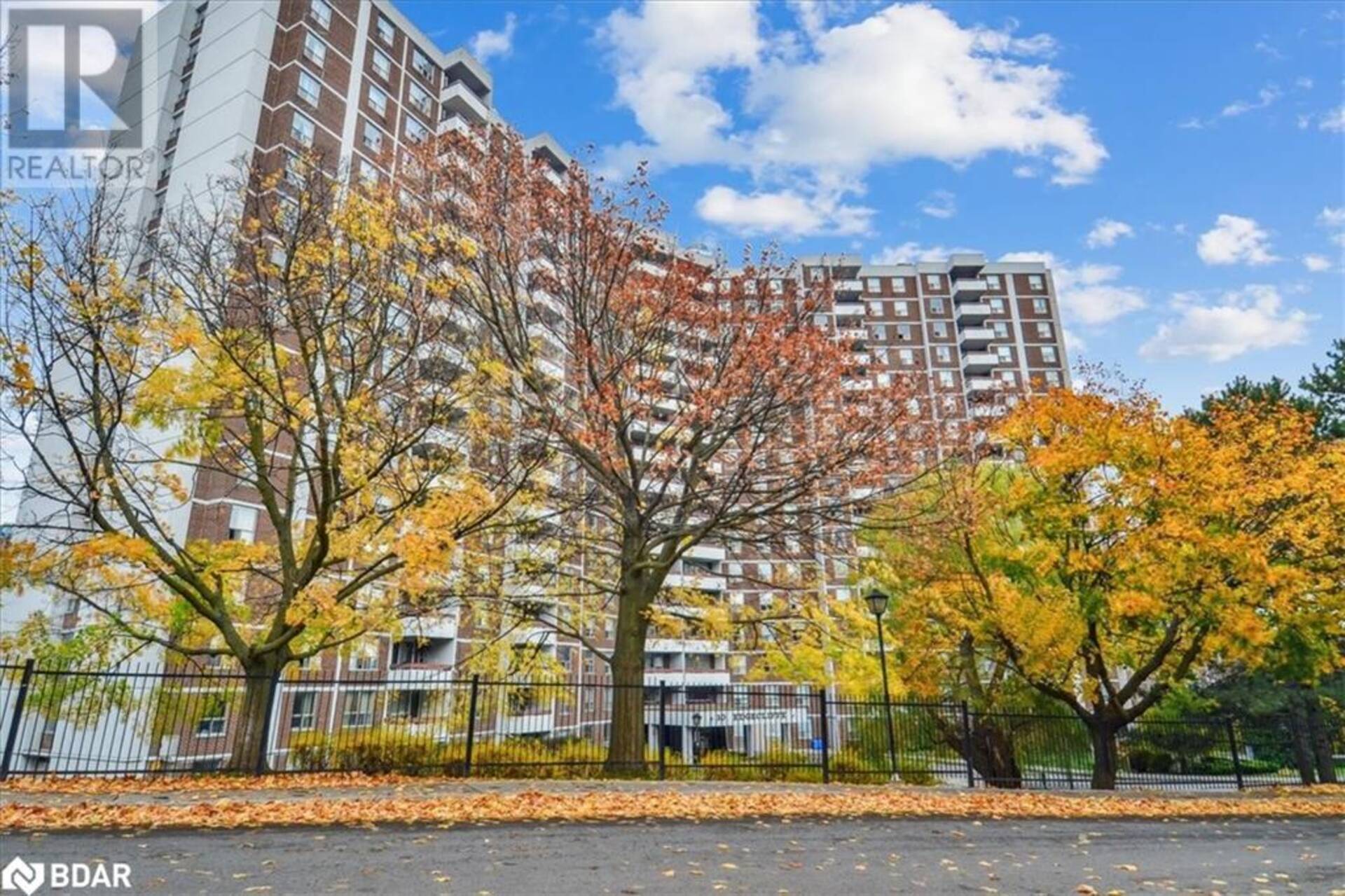 10 EDGECLIFF GOLFWAY Unit# 317 Toronto