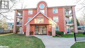 131 CLAPPERTON Street Unit# 305 Barrie