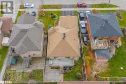 4 HEWITT Place Barrie