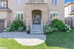 28 CAMELOT Square Barrie