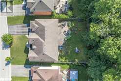 28 CAMELOT Square Barrie