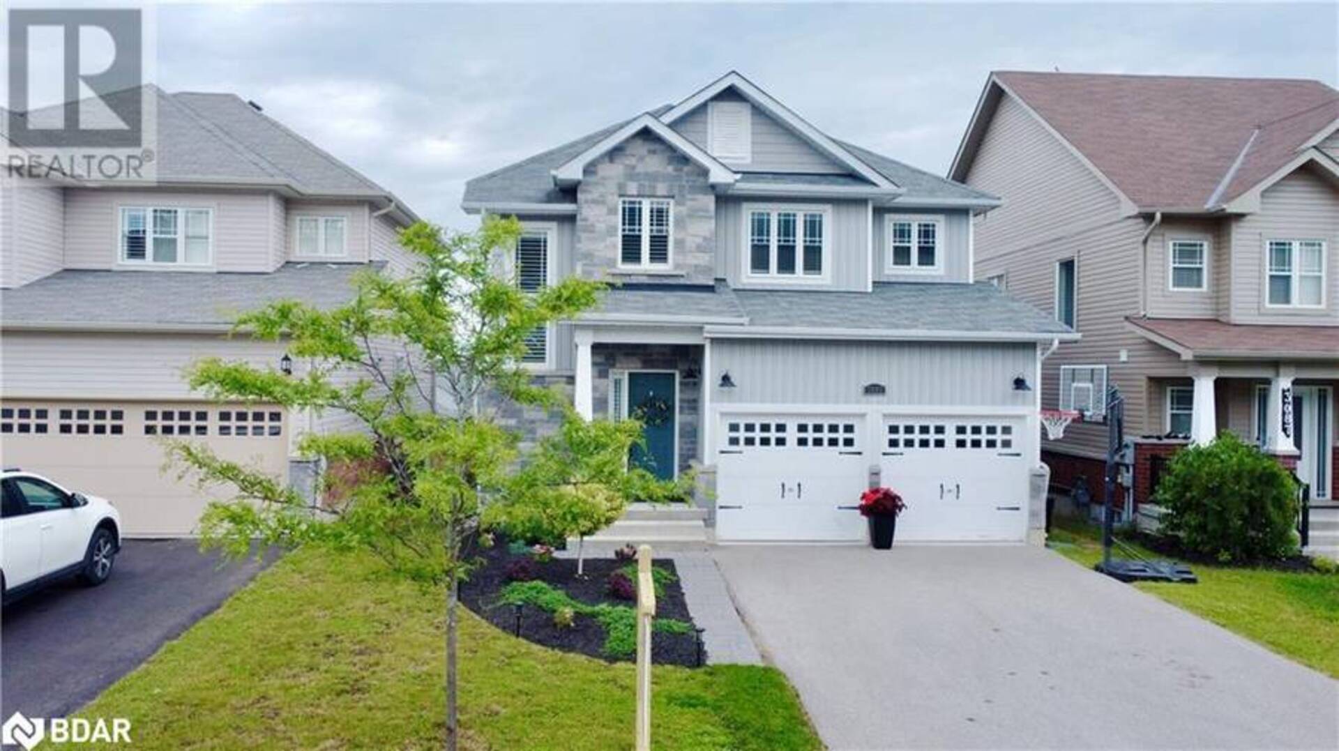 3089 EMPEROR Drive Orillia