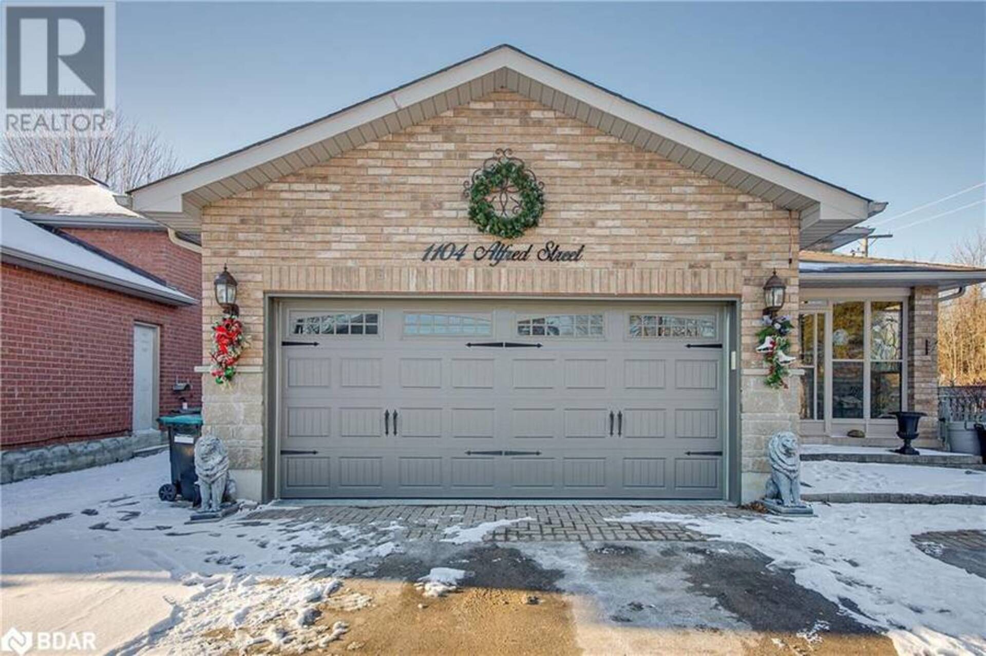 1104 ALFRED Street Innisfil