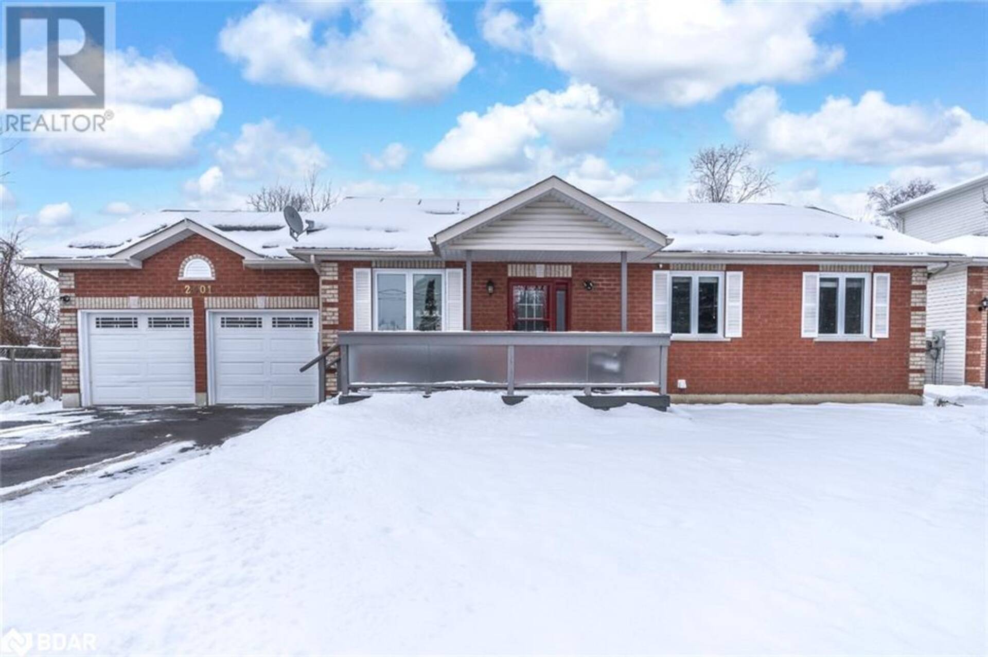 2501 HOLIDAY Way Innisfil