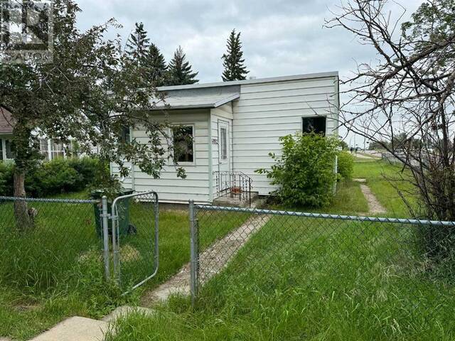 5002 56 Avenue Ponoka