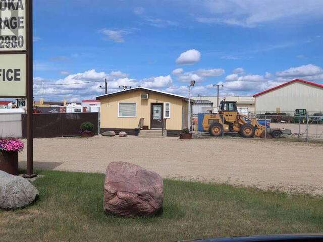 6402 42 Avenue Ponoka