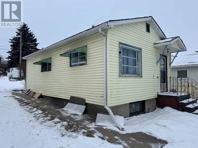 5013 44 Avenue Ponoka