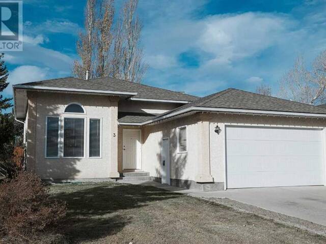 3 Mt Blakiston Place W Lethbridge