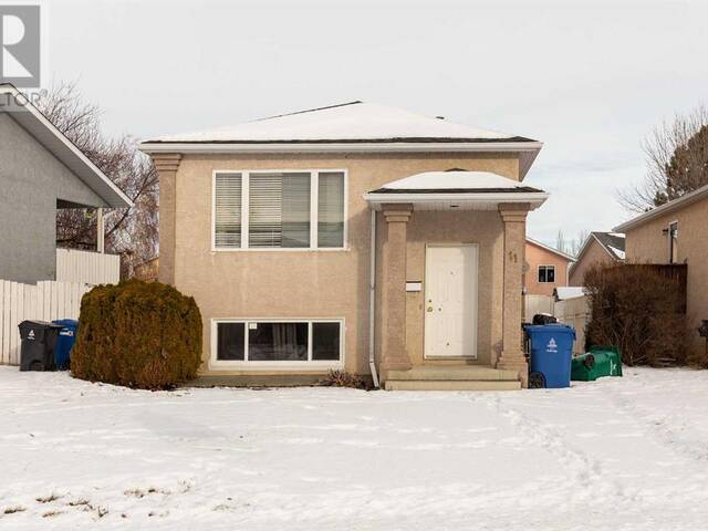 11 Assiniboia Way W Lethbridge