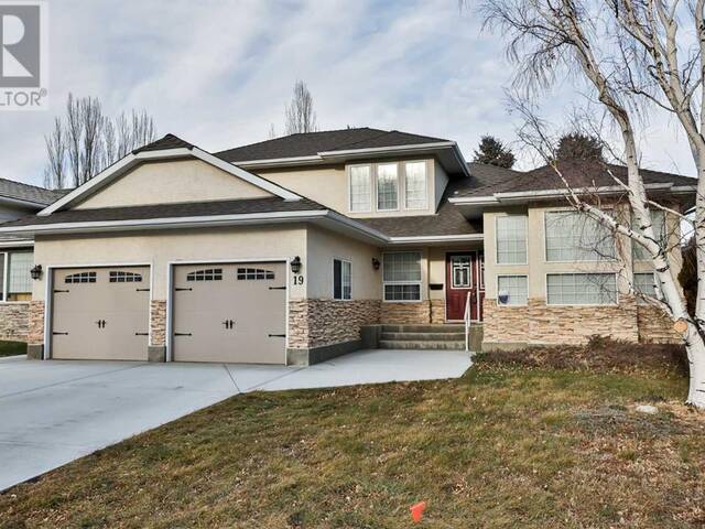 19 Coachwood Road W Lethbridge