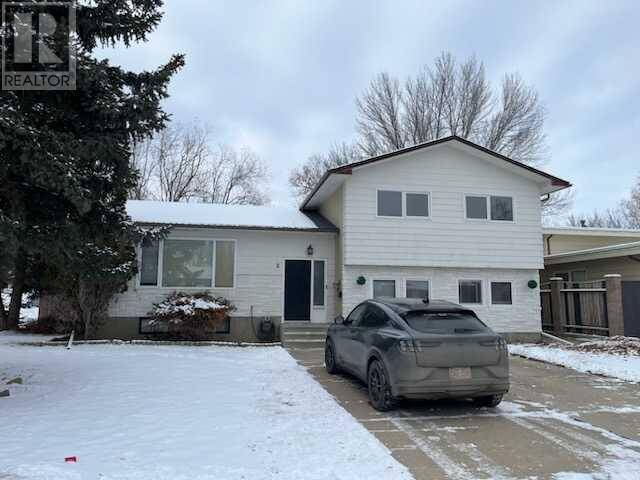 2 Cayuga Place W Lethbridge