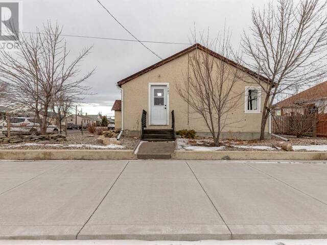 1701 2 Avenue Fort Macleod