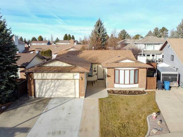 2225 27 Avenue S Lethbridge