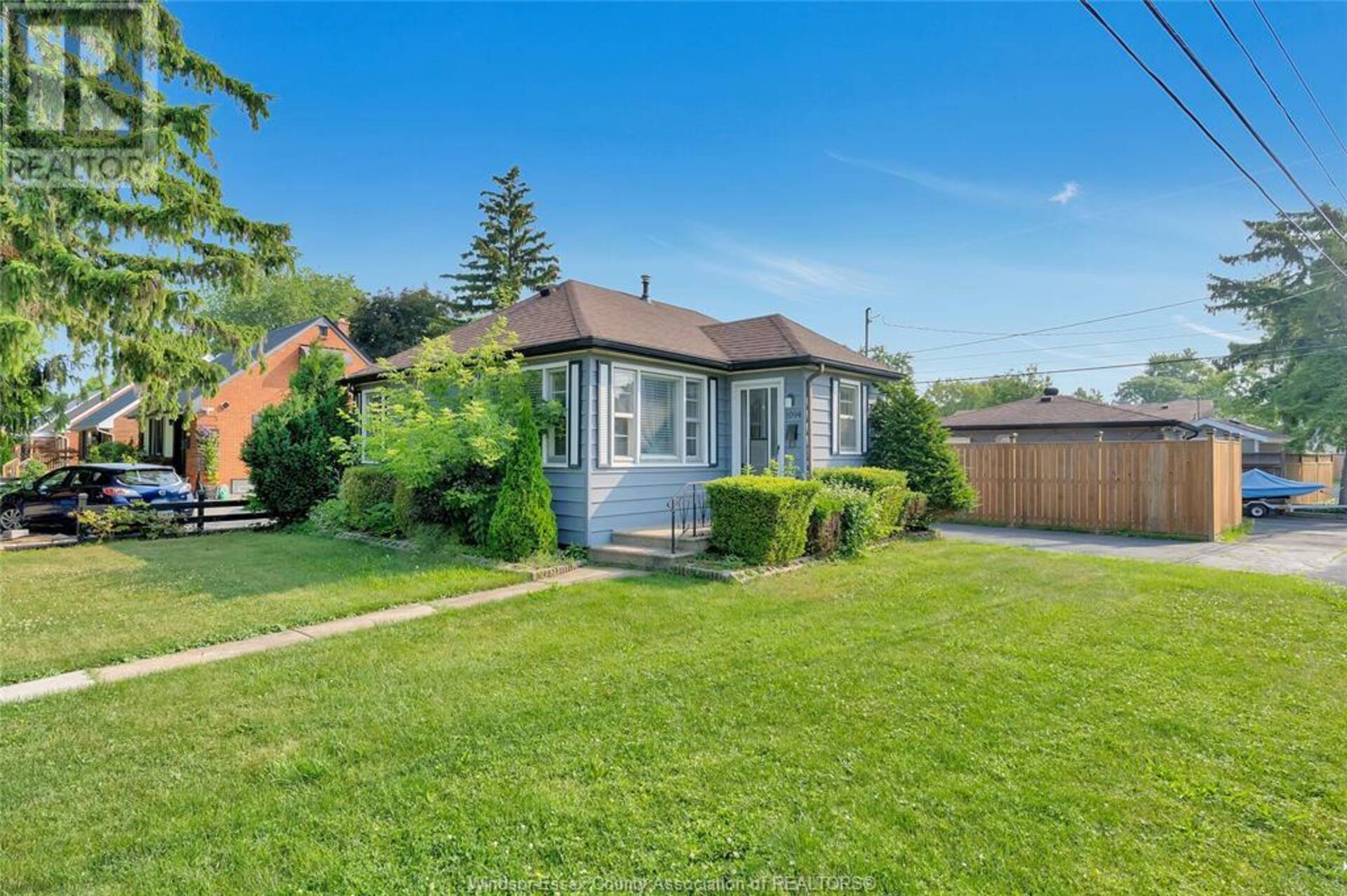 1094 VILLAIRE AVE Windsor