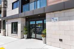 728 BROWNSTONE Unit# 303 Lakeshore