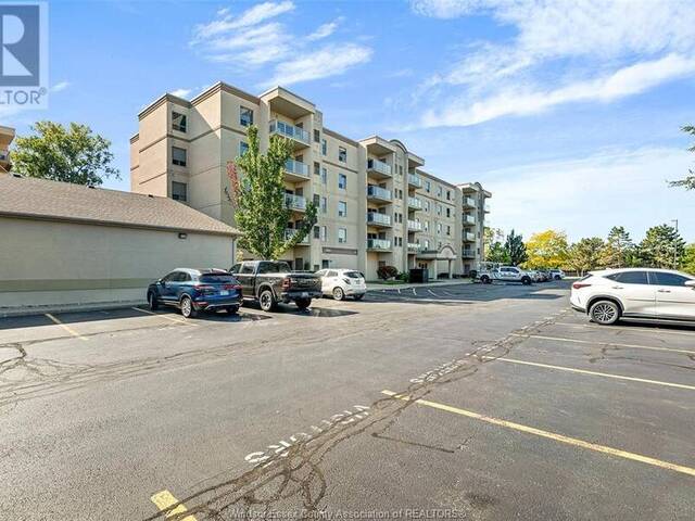 325 VILLAGE GROVE Unit# 403 St. Clair Beach