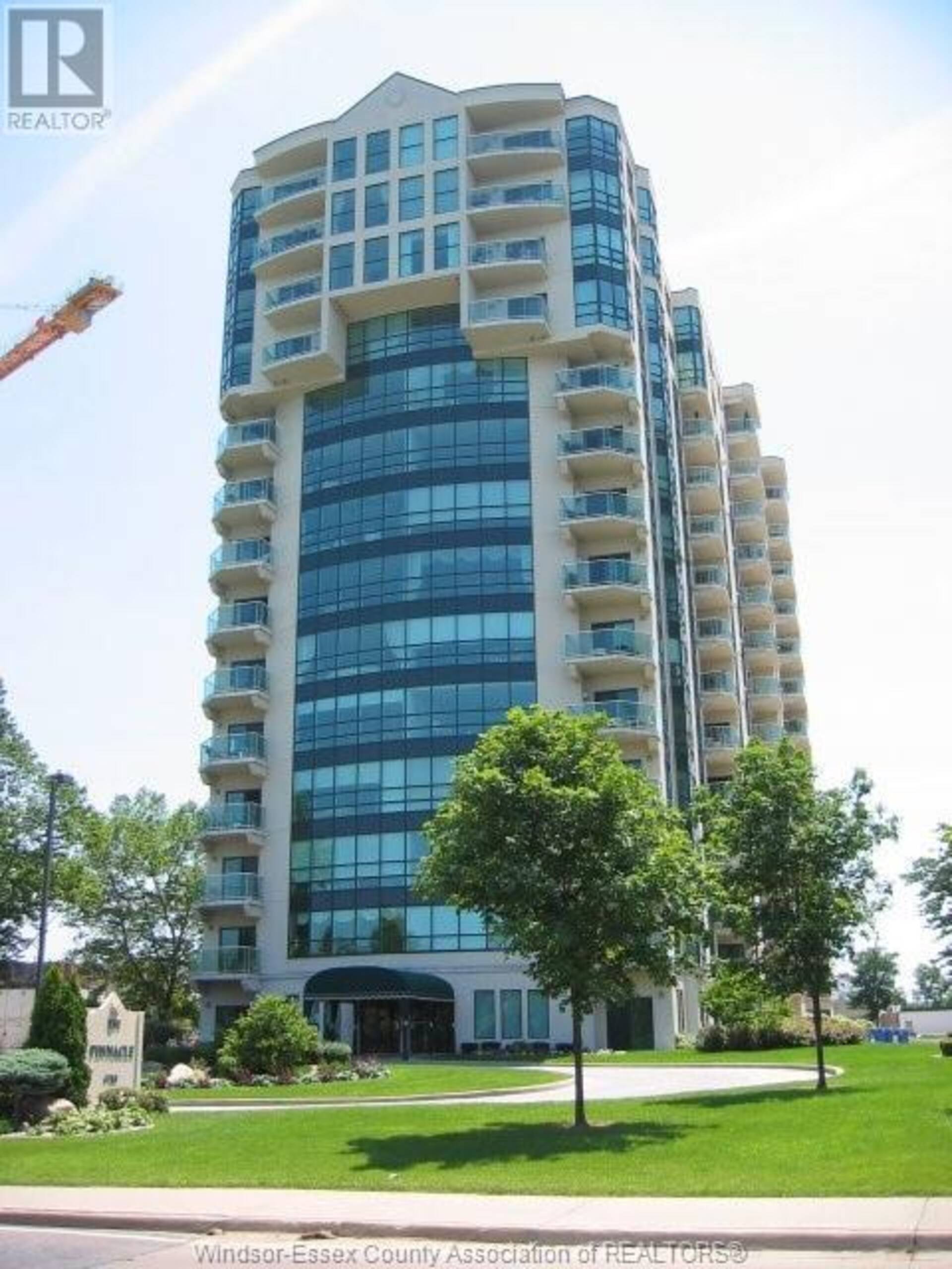 4789 RIVERSIDE DRIVE East Unit# 403 Windsor