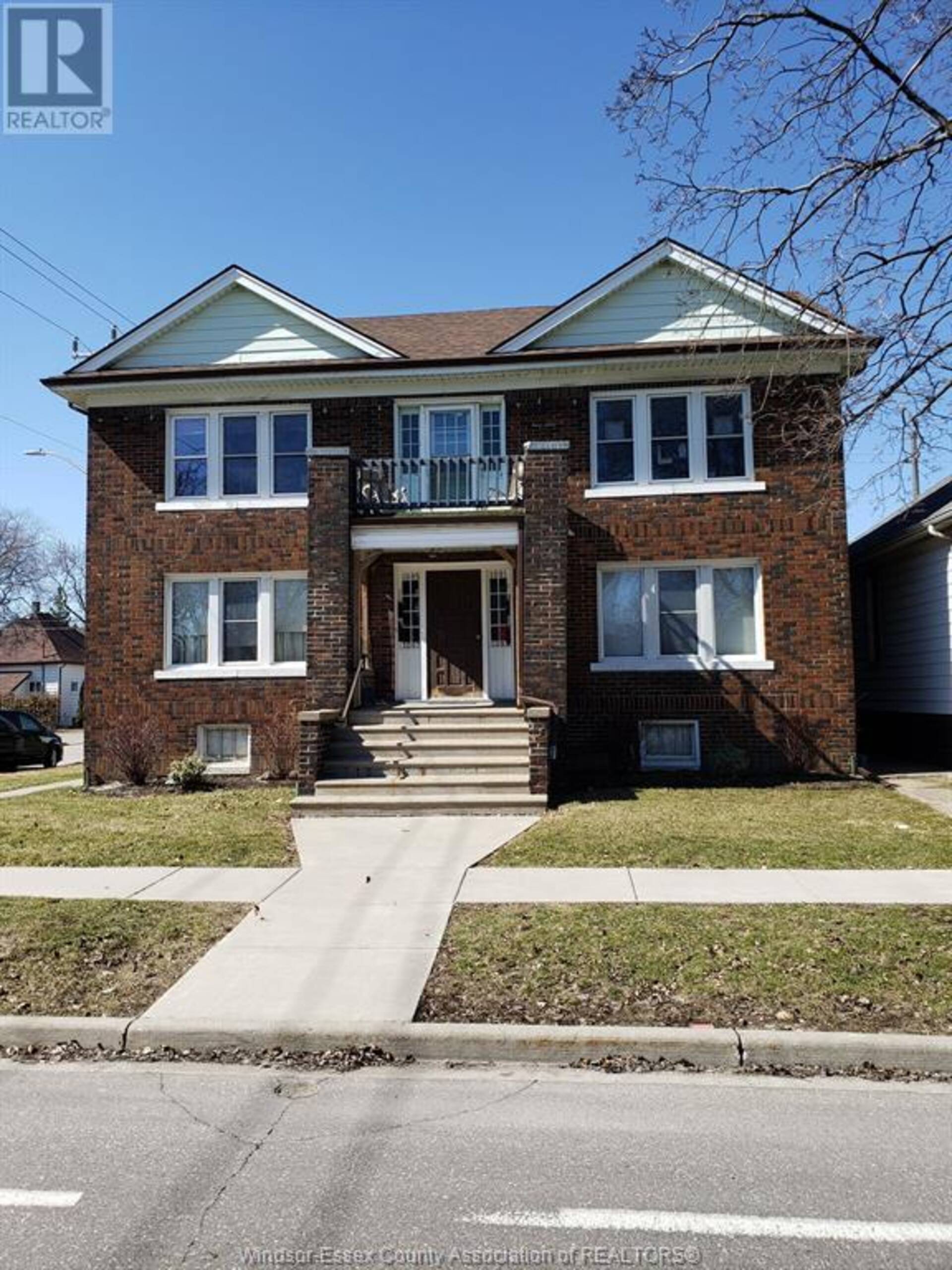 1095 GLADSTONE AVENUE Windsor