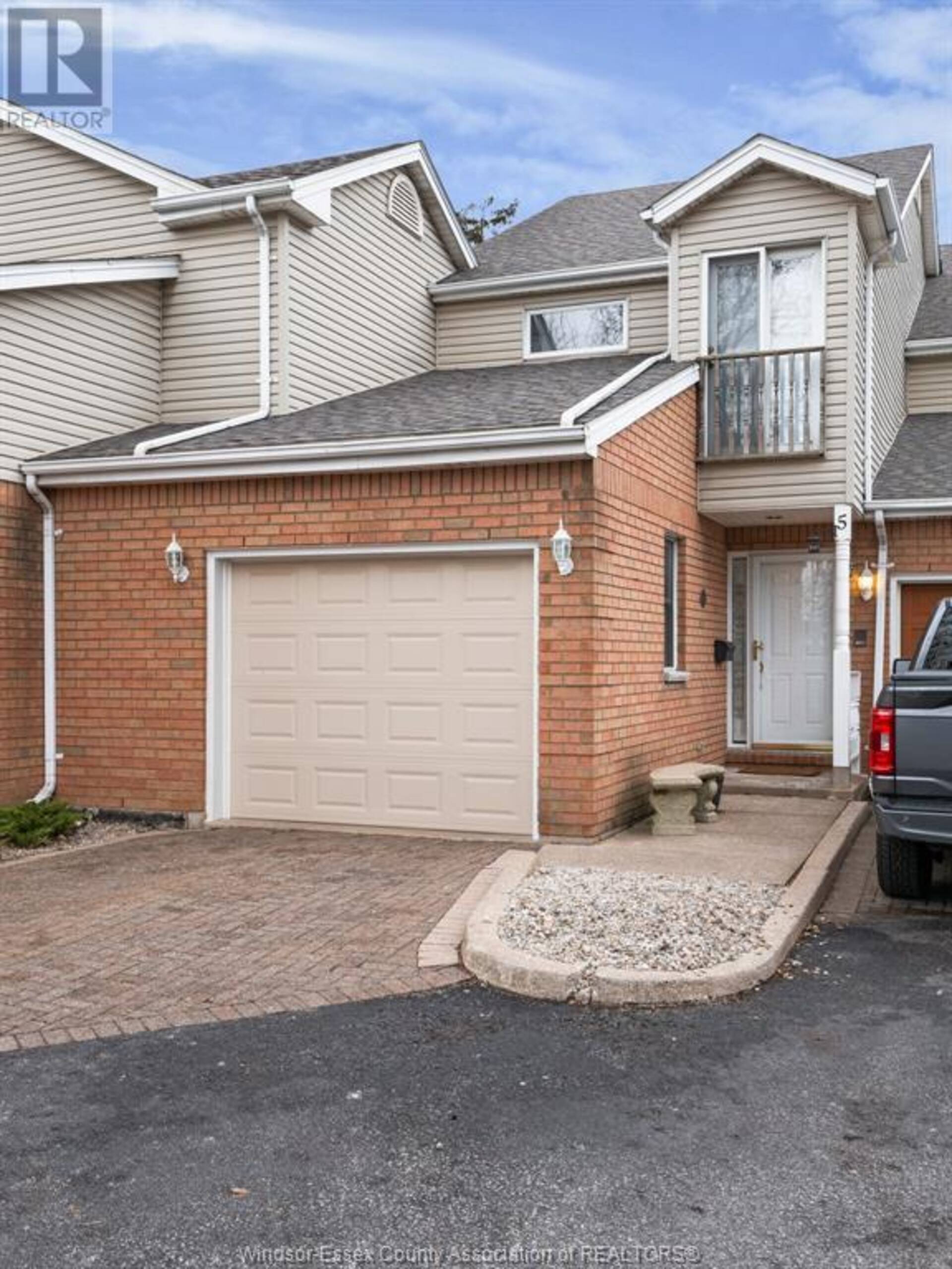 1185 GRAND MARAIS West Unit# 5 Windsor