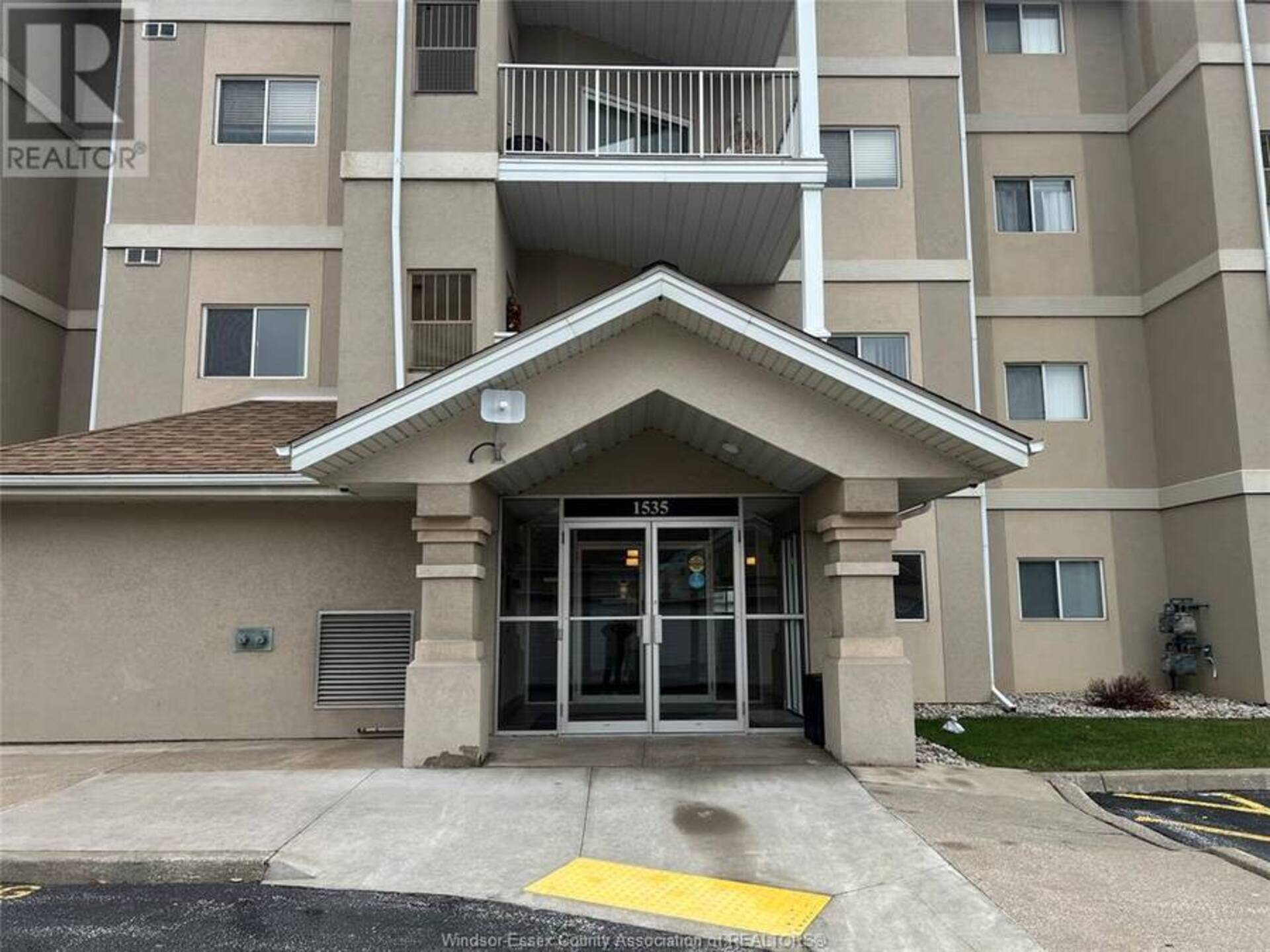 1535 GRAND MARAIS ROAD West Unit# 304 Windsor