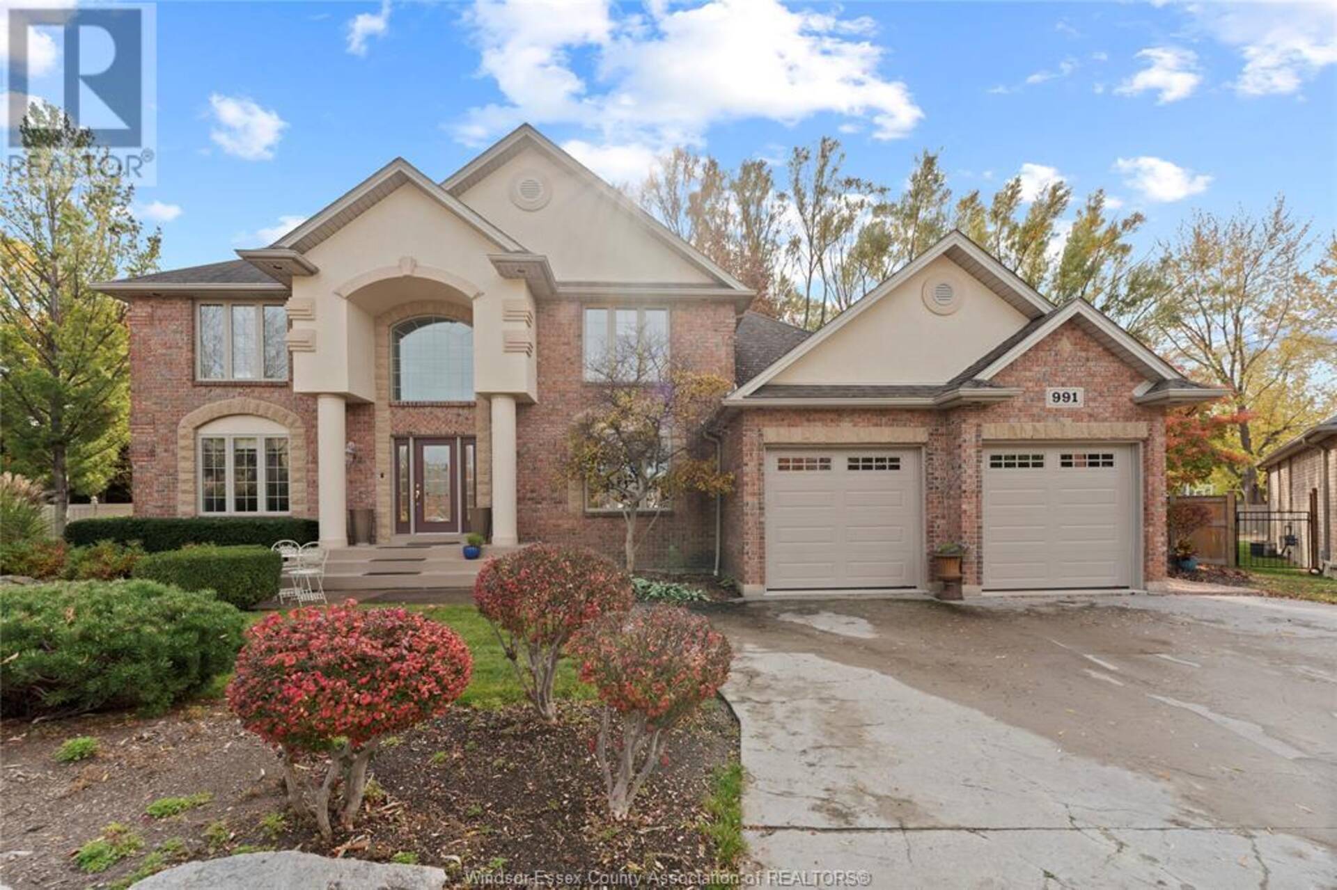 991 WOODLAND CRESCENT Lakeshore