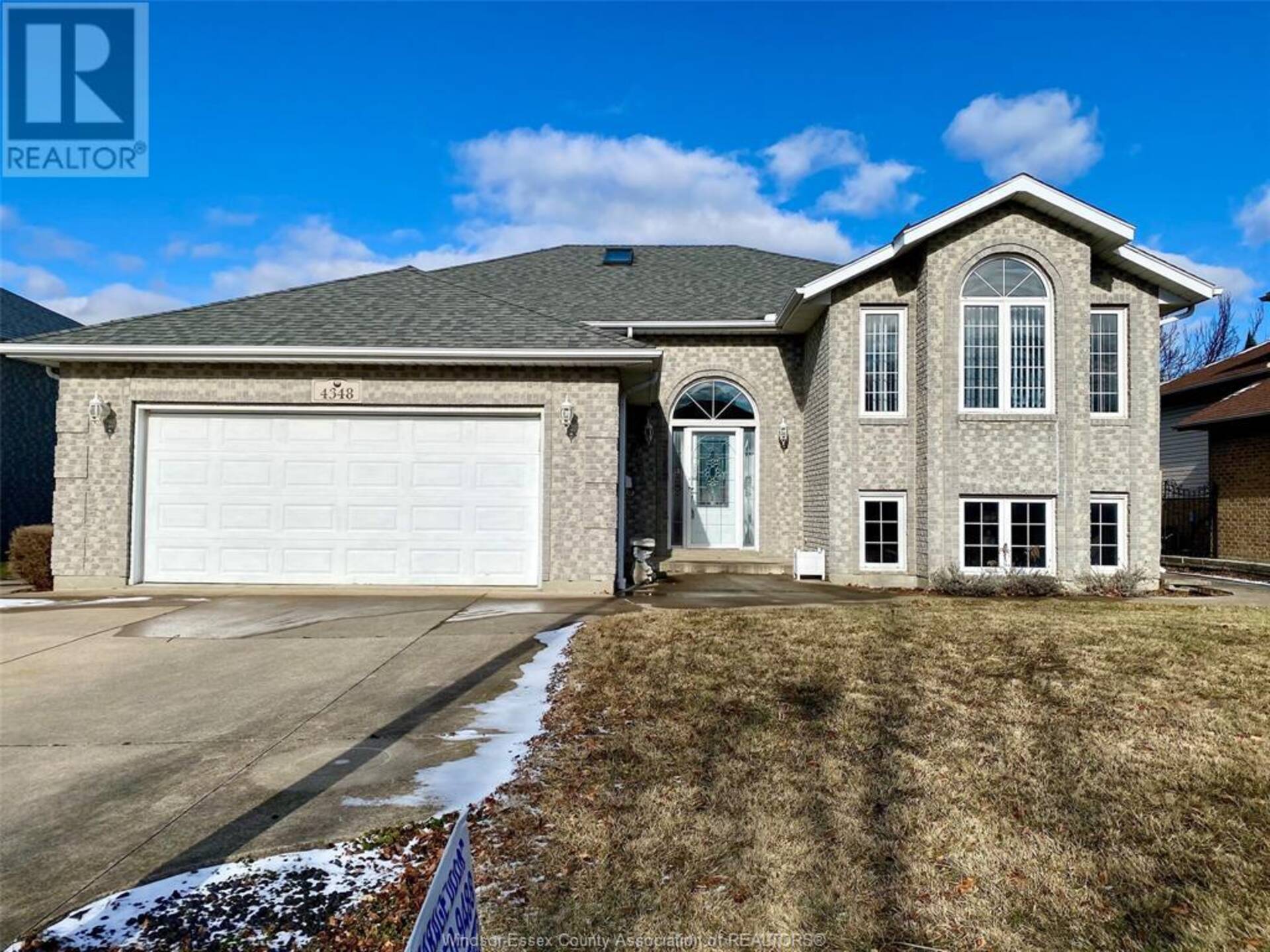 4348 GOLFCOURSE CRESCENT Windsor