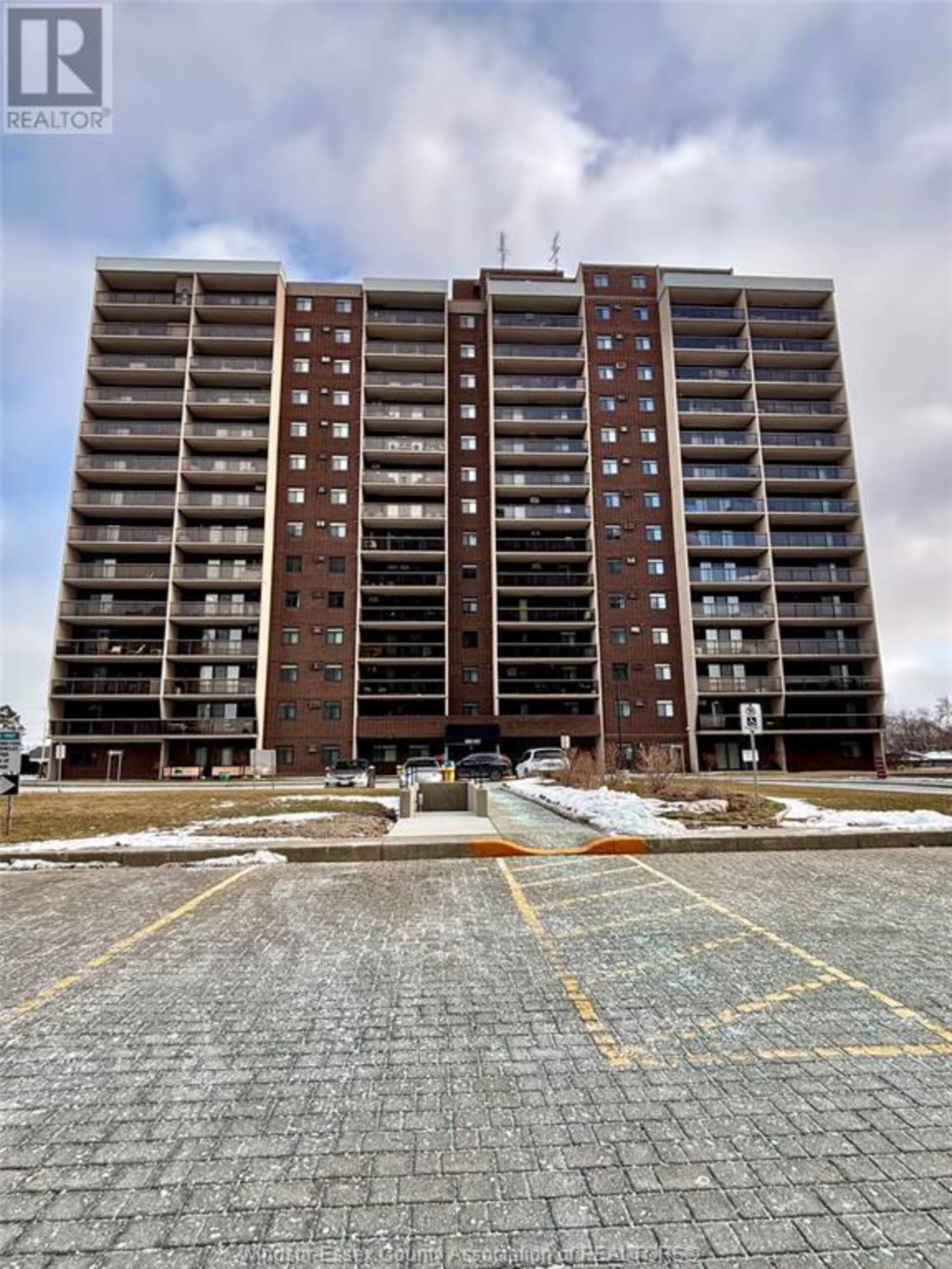 9099 RIVERSIDE DRIVE East Unit# 1022E Windsor