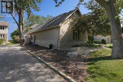 1042 LILYDALE Lakeshore