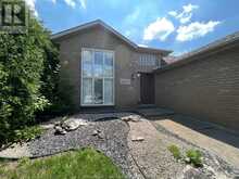 4657 KOMINAR COURT Windsor