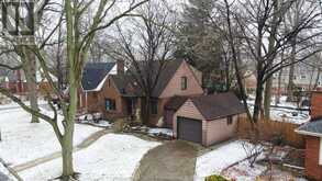 2558 GLADSTONE AVENUE Windsor