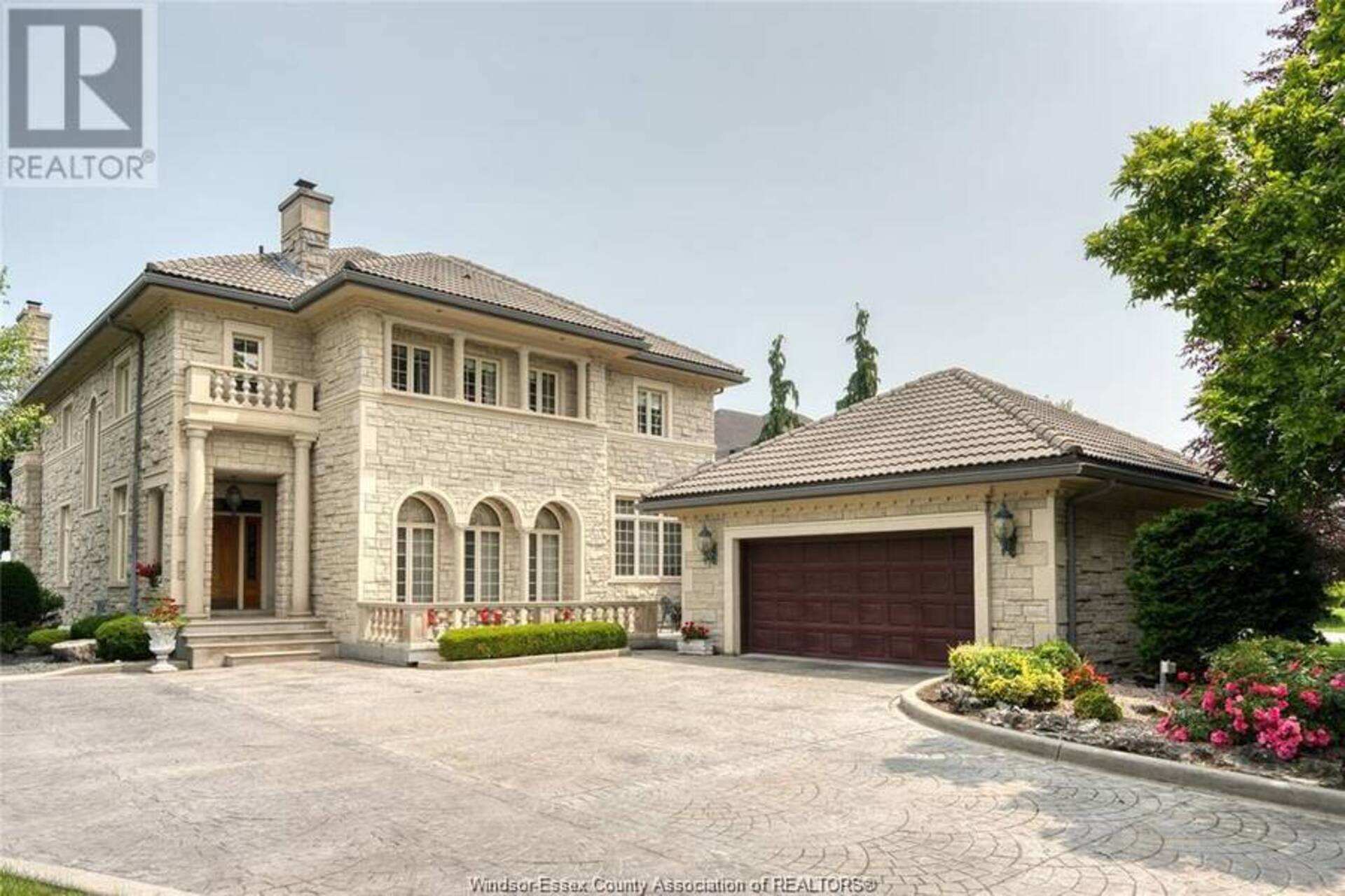 300 Elmgrove DRIVE Lakeshore